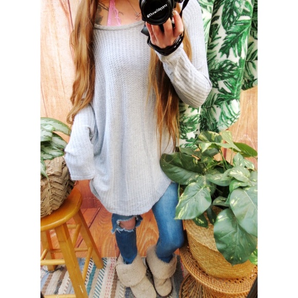 Chaser Tops - Chaser pale gray oversized thermal knit ✨